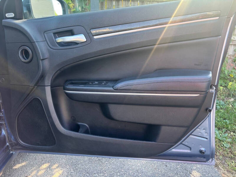 2011 Chrysler 300 Limited