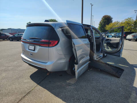 2024 Chrysler Pacifica Touring L