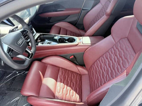 2024 Audi e-tron GT quattro Premium Plus