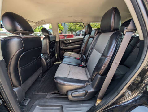 2020 Nissan Pathfinder SV
