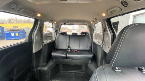 2015 Toyota Sienna SE Premium 8-Passenger