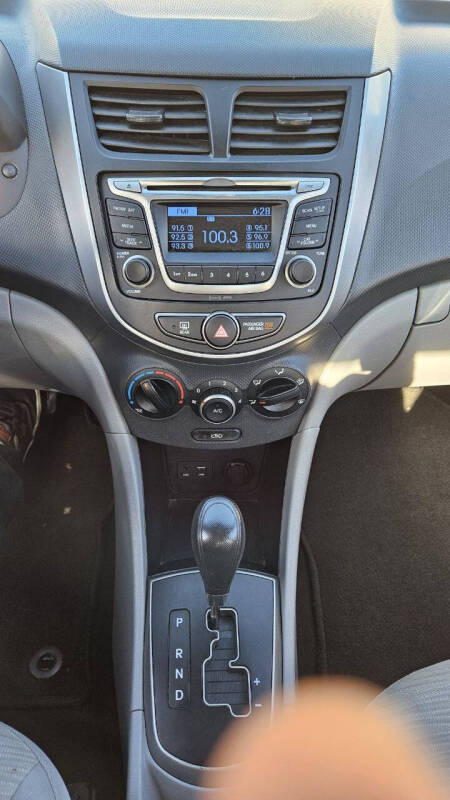 2016 Hyundai Accent SE