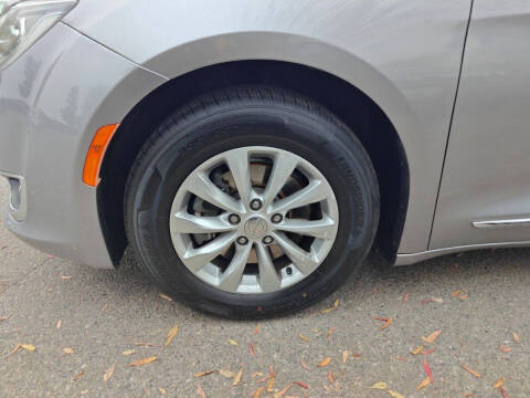 2018 Chrysler Pacifica Touring L