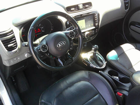 2015 Kia Soul +