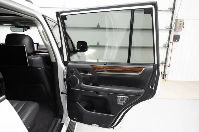 2021 Lexus LX 570 Three-Row