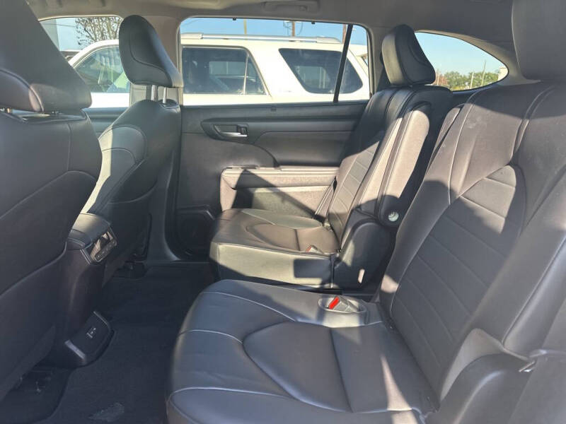 2023 Toyota Highlander XLE