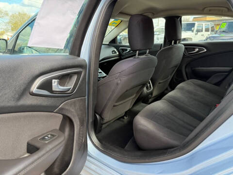 2015 Chrysler 200 Limited