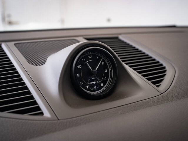 2025 Porsche Macan S