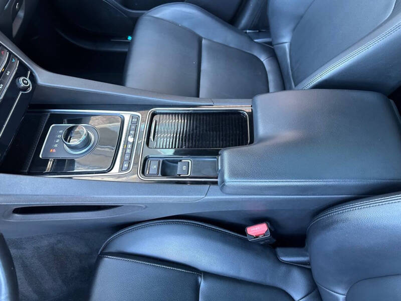 2019 Jaguar F-PACE 25t Premium