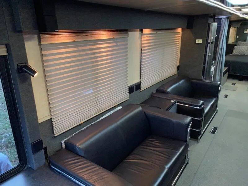 2000 Freightliner XC Chassis