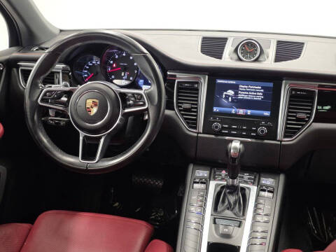 2017 Porsche Macan