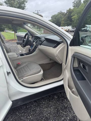 2012 Ford Taurus SE