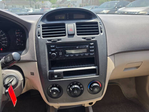 2004 Kia Spectra LX