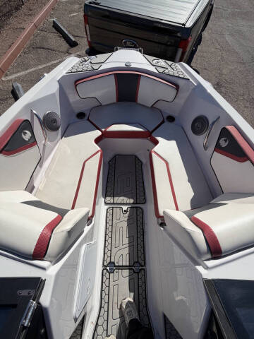 2019 Scarab 215 ID