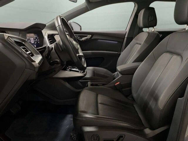 2024 Audi Q4 e-tron quattro Premium 55