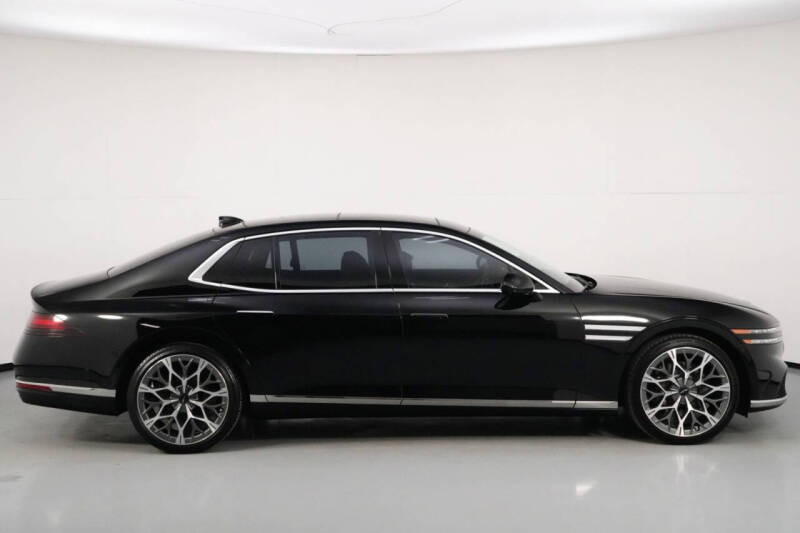 2024 Genesis G90 3.5T e-Supercharger