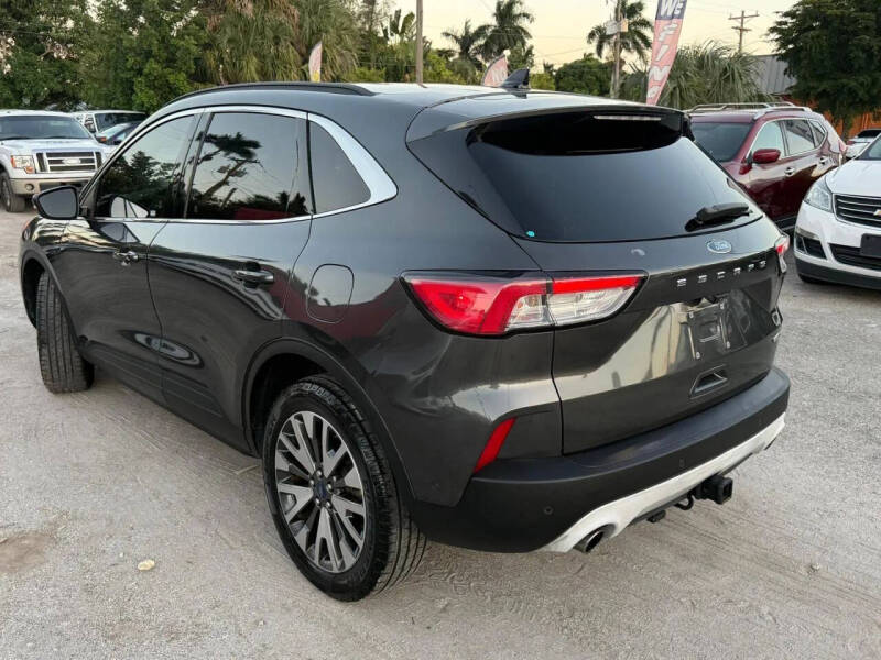 2020 Ford Escape Titanium