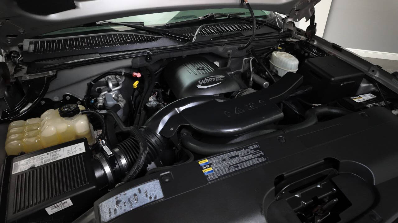 2004 Chevrolet Avalanche 48