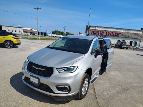 2024 Chrysler Pacifica Touring L