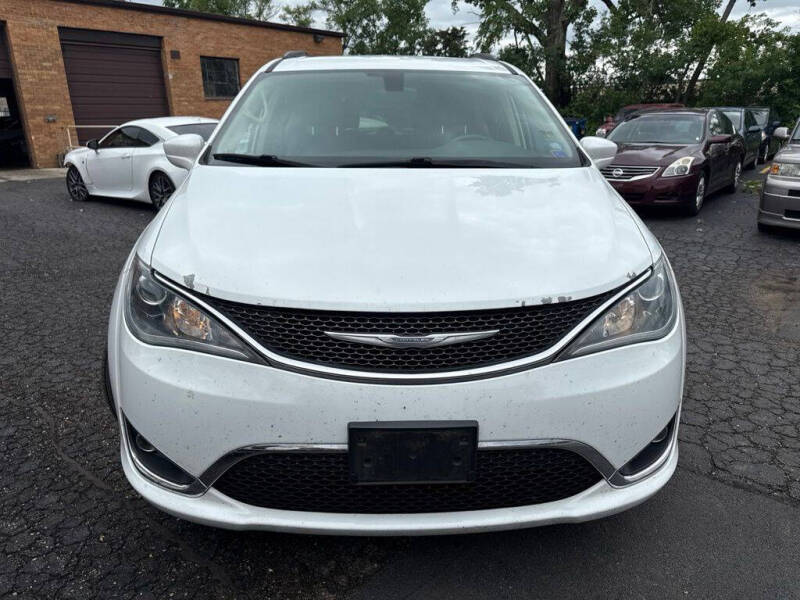 2017 Chrysler Pacifica Touring-L