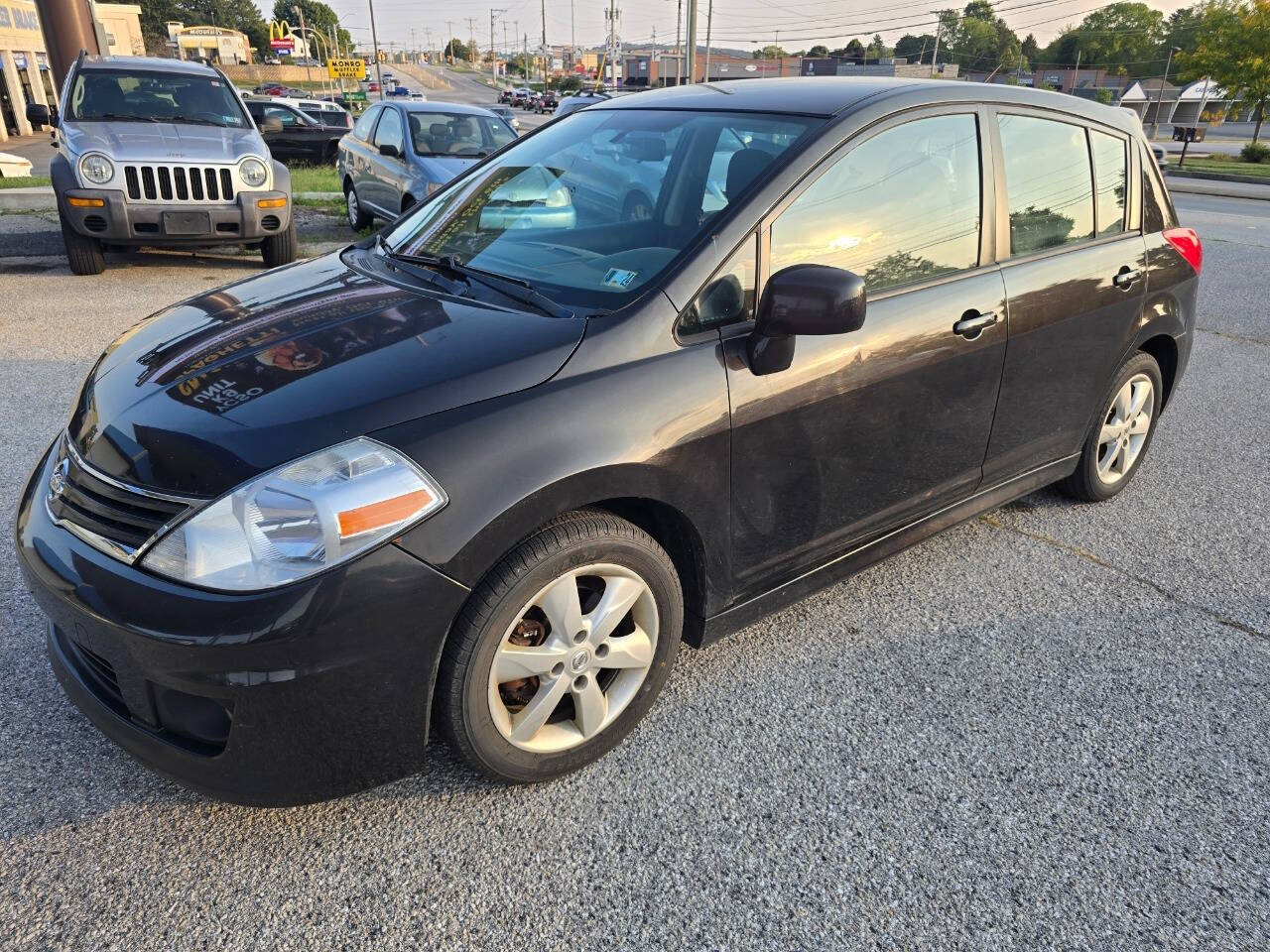 2011 Nissan Versa for sale at QUEENSGATE AUTO SALES in York, PA