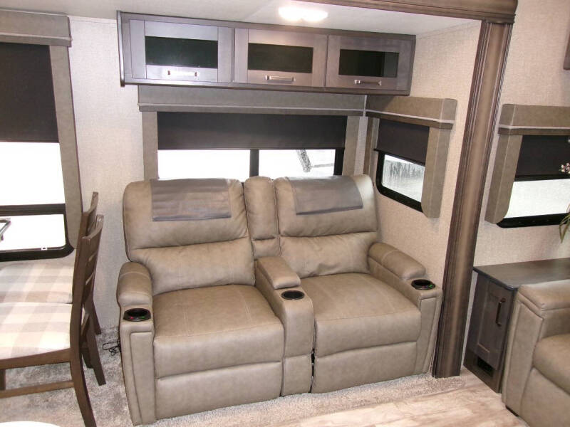 2021 Grand Design RV Reflection 303rls