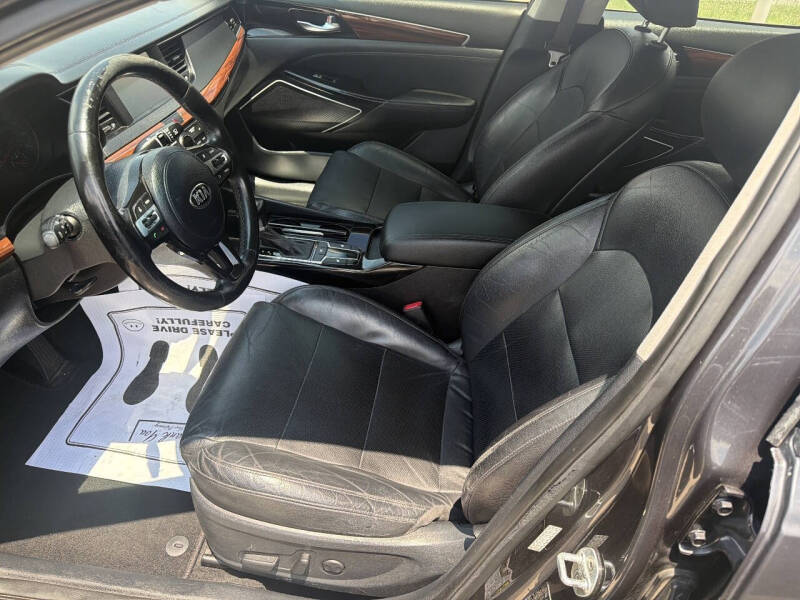 2017 Kia Cadenza Premium