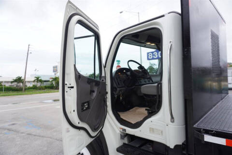 2015 Freightliner M2 106