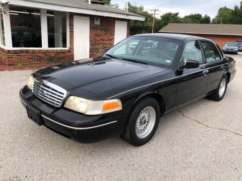 2001 Ford Crown Victoria for sale at Auto Target in O'Fallon MO