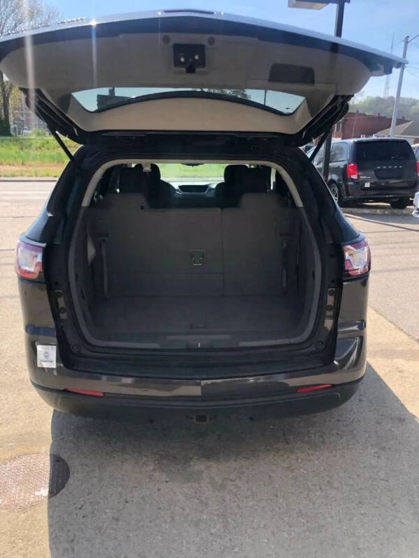 2017 Chevrolet Traverse LS