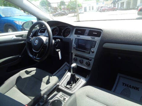 2016 Volkswagen Golf TSI SE