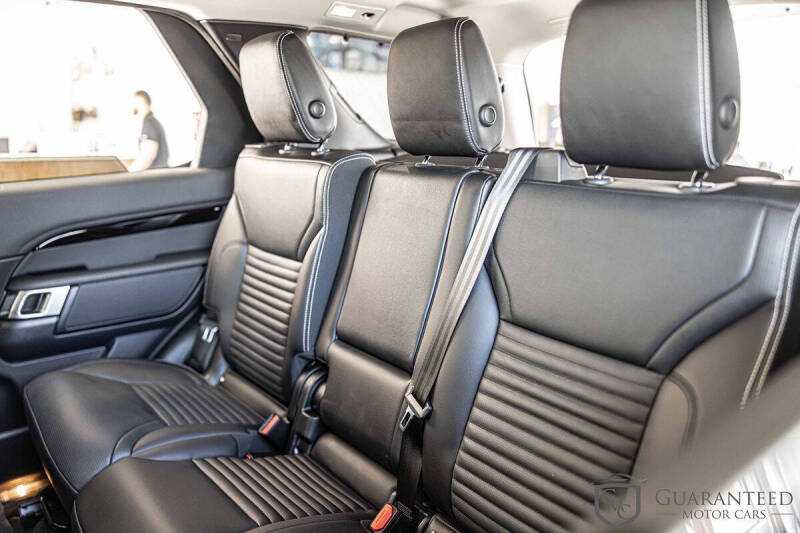 2024 Land Rover Discovery P300 S