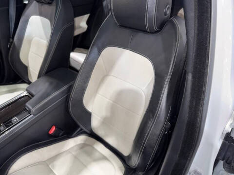 2016 Jaguar XF R-Sport