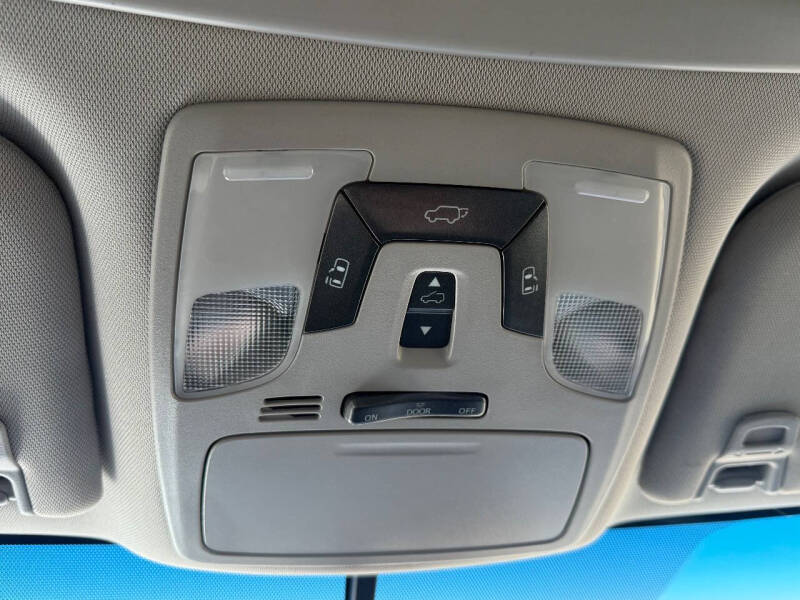 2015 Toyota Sienna XLE 8-Passenger