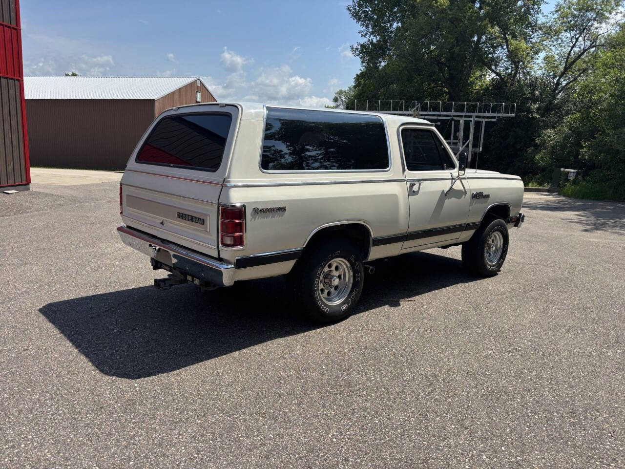 1985 Dodge Ramcharger 11