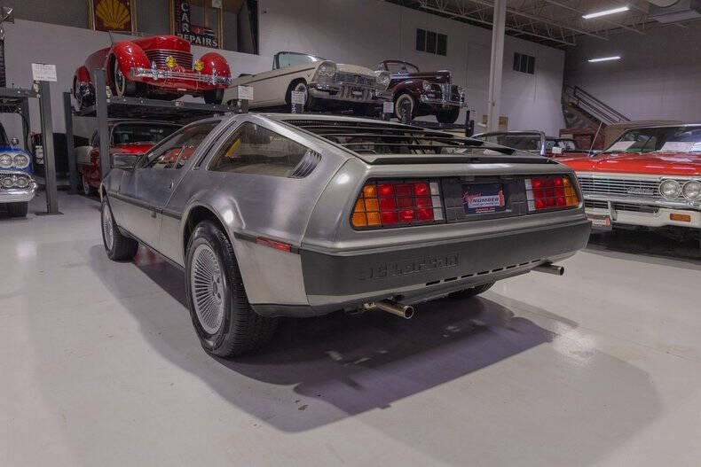 1981 DeLorean DMC-12