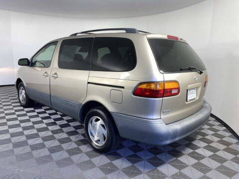 2000 Toyota Sienna