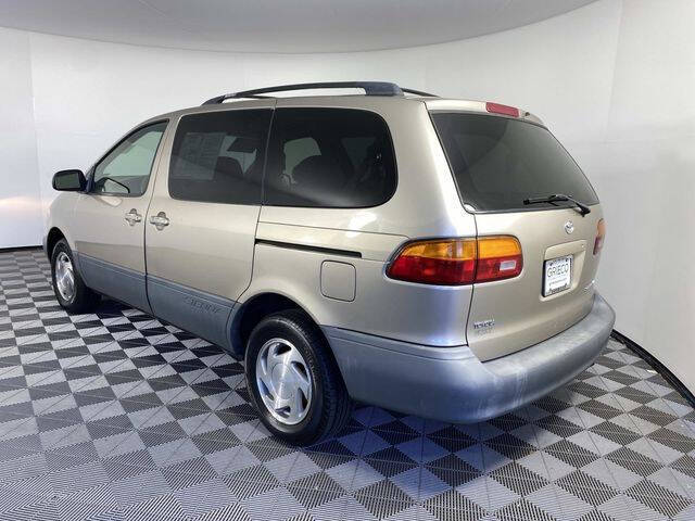2000 Toyota Sienna