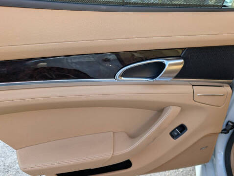 2016 Porsche Panamera S