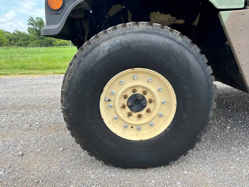 2001 AM General HMMWV