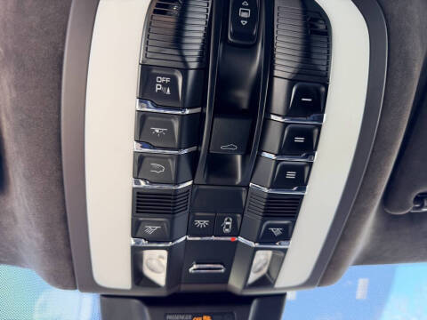 2015 Porsche Macan Turbo