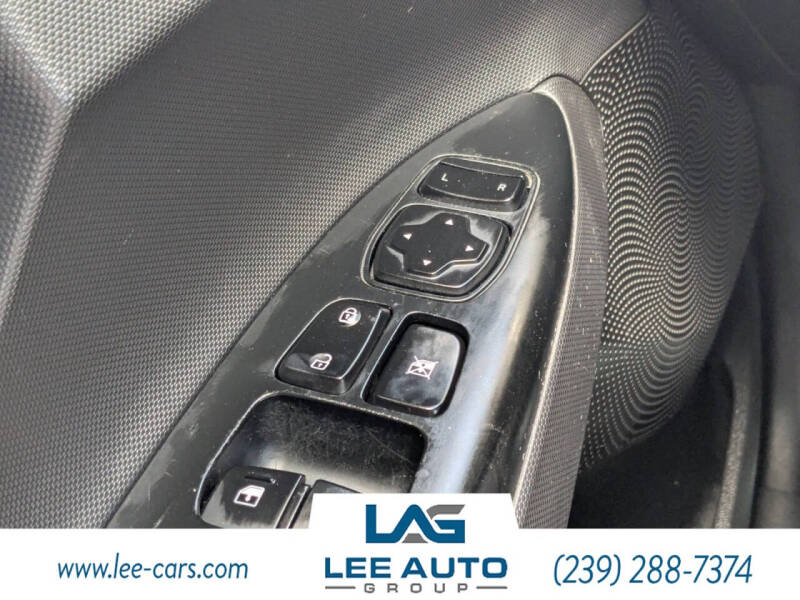 2019 Hyundai Veloster