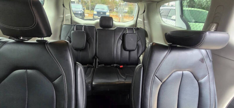 2024 Chrysler Pacifica Touring L