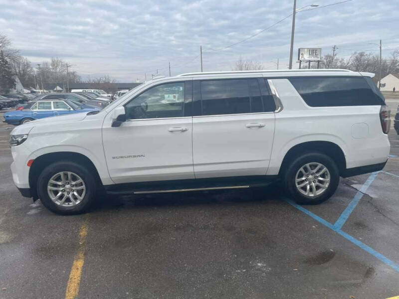 2024 Chevrolet Suburban LT