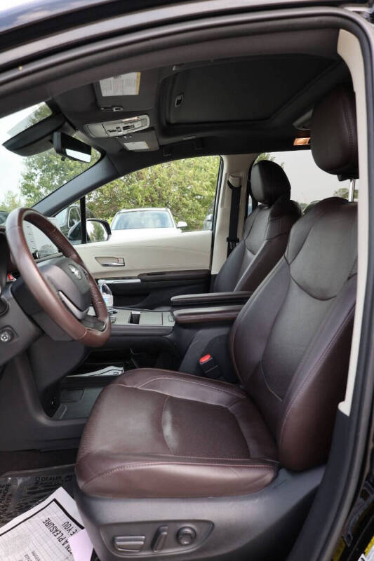 2021 Toyota Sienna Platinum 7-Passenger