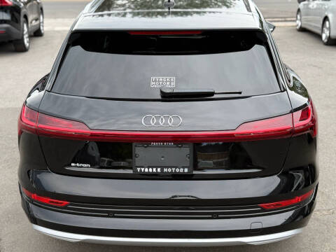 2019 Audi e-tron quattro Premium Plus