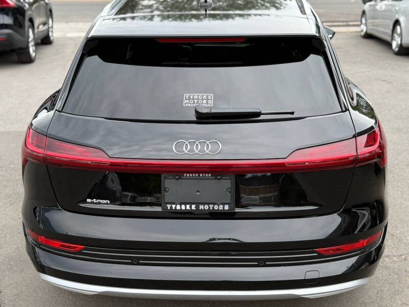 2019 Audi e-tron quattro Premium Plus