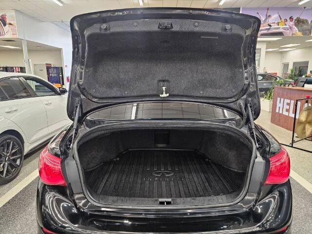 2015 Infiniti Q50 Premium