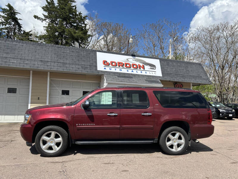 2008 Chevrolet Suburban's photo