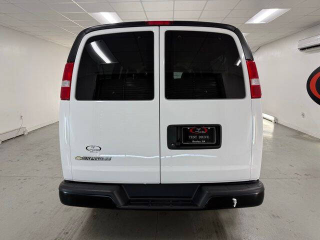 2025 Chevrolet Express LS 3500